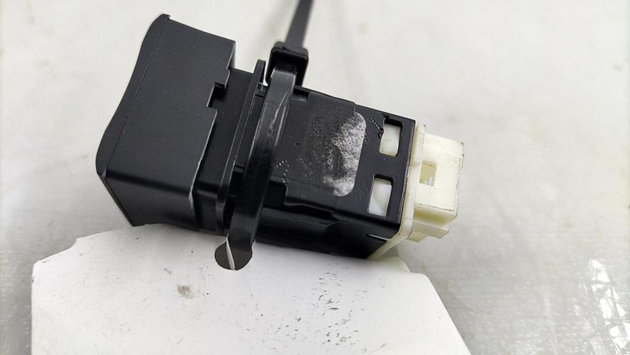 Image Bouton de warning - PEUGEOT PARTNER 3