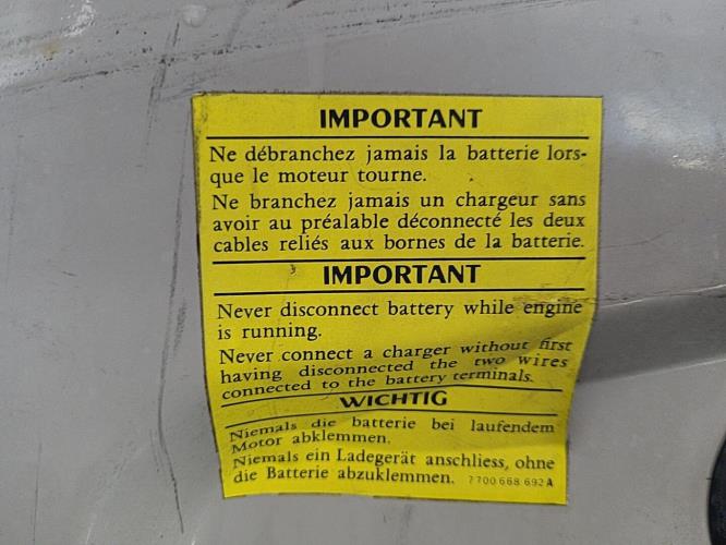 Image Capot - RENAULT R19