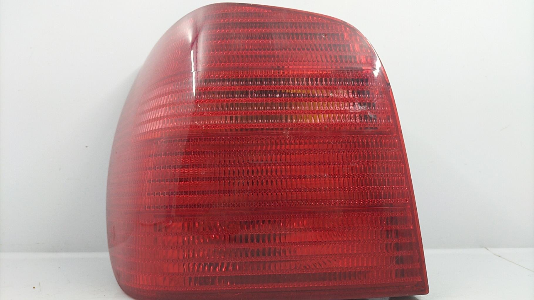 Fanale posteriore principale sinistro (luci) VOLKSWAGEN POLO 3 PHASE 2 Diésel - 1