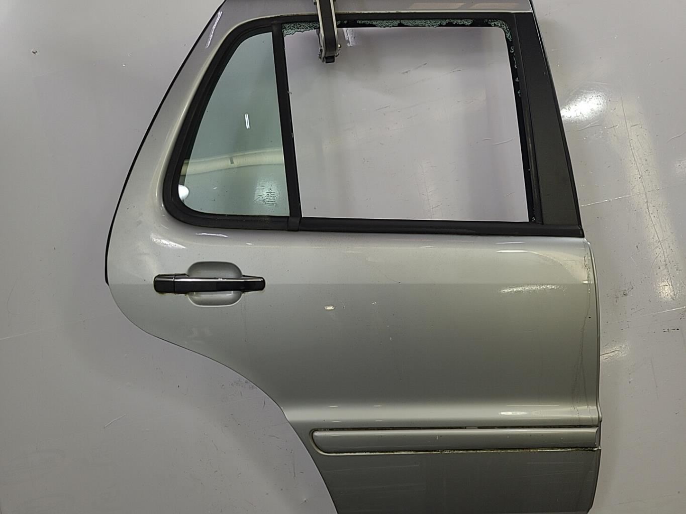 Portiera posteriore destra MERCEDES CLASSE M 163 PHASE 2 Gasolina - 1