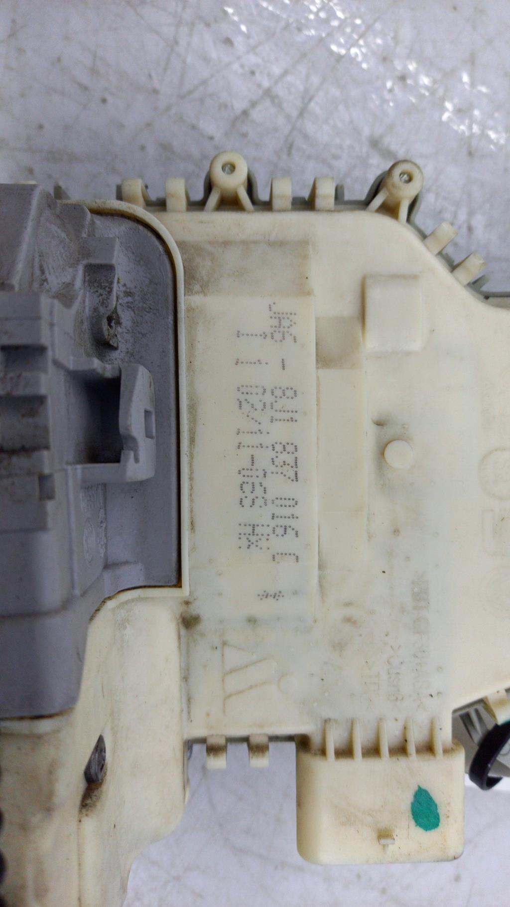 Serrure avant droit AUDI A1 1 PHASE 1 Diesel - 1