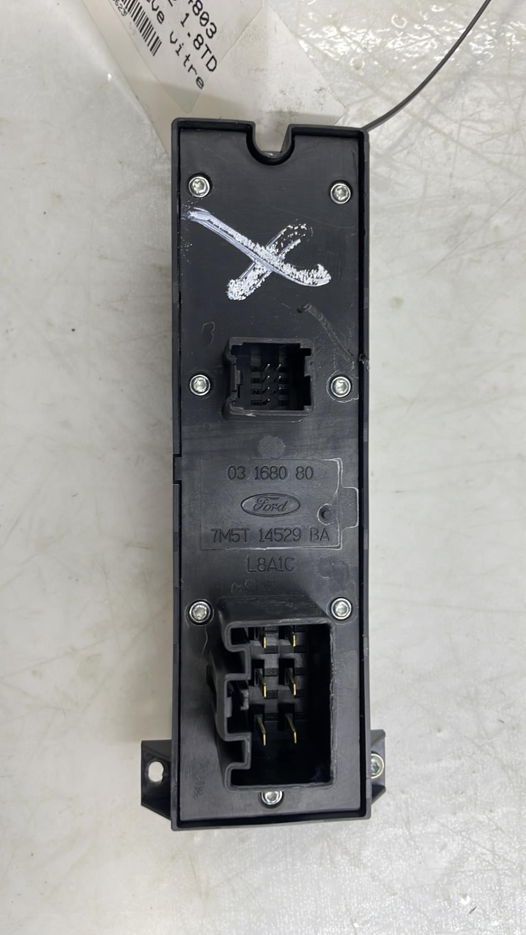 Interrupteur de leve vitre FORD FOCUS 2 PHASE 2 Diesel - 1