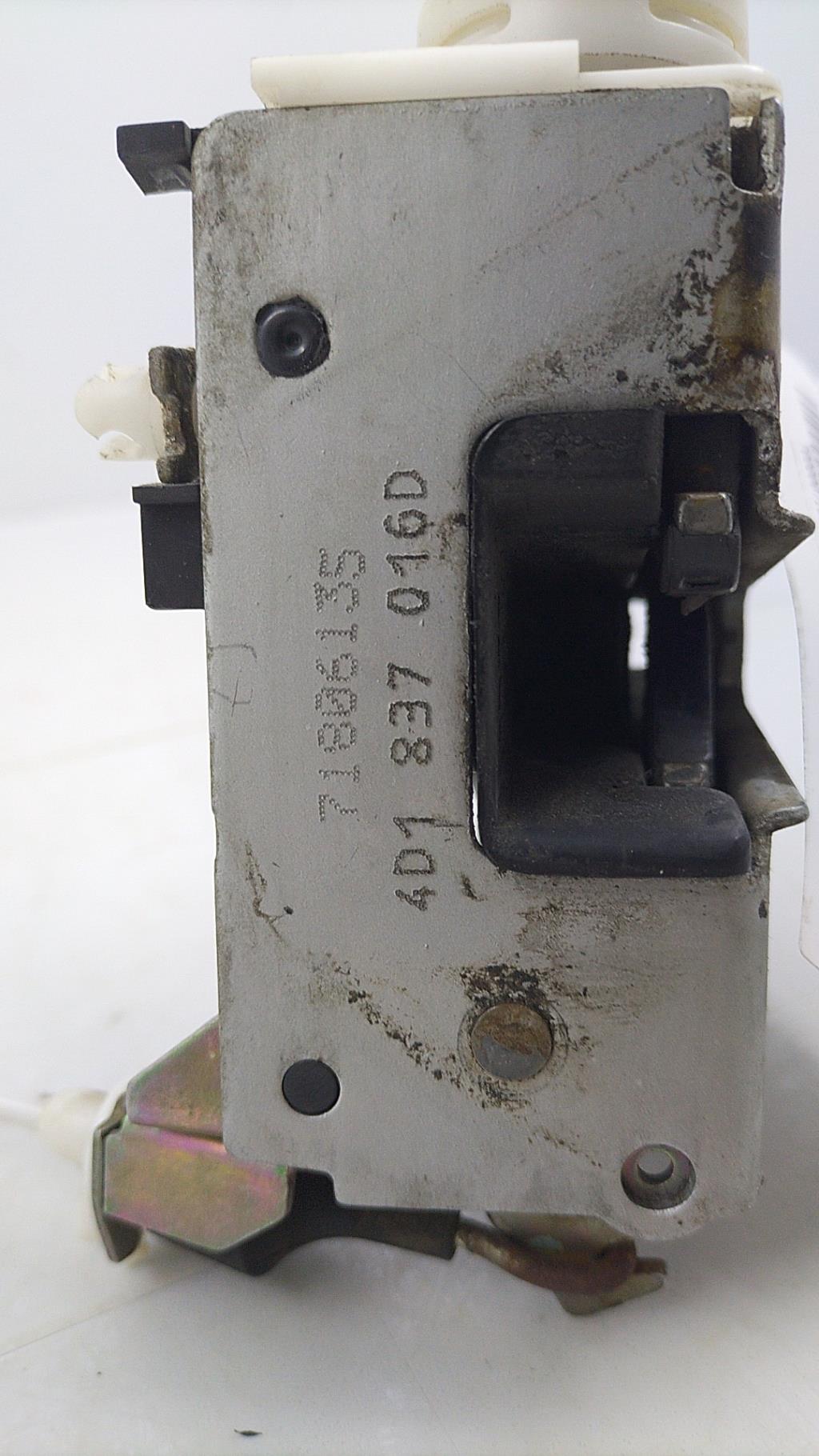 Serrure avant droit AUDI A4 1 AVANT PHASE 2 BREAK Diesel - 1
