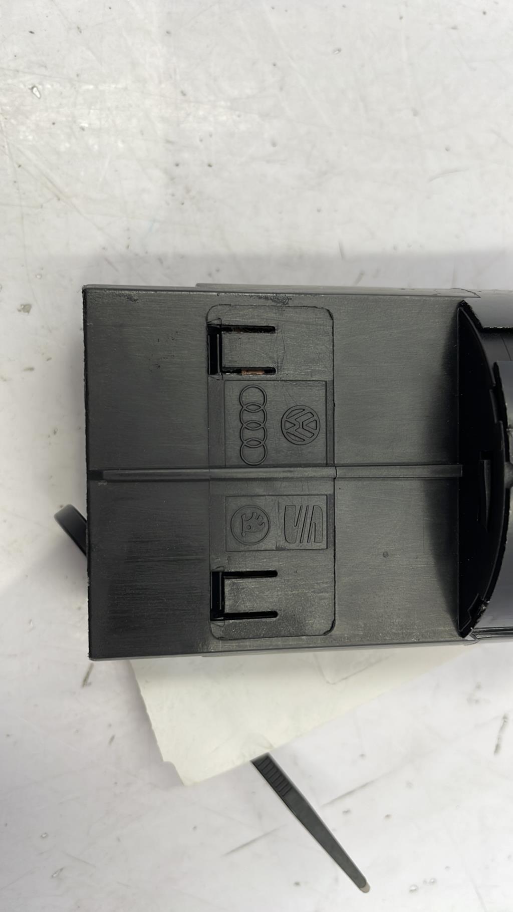 Commande de phare AUDI A4 2 AVANT PHASE 2 BREAK Diesel - 1