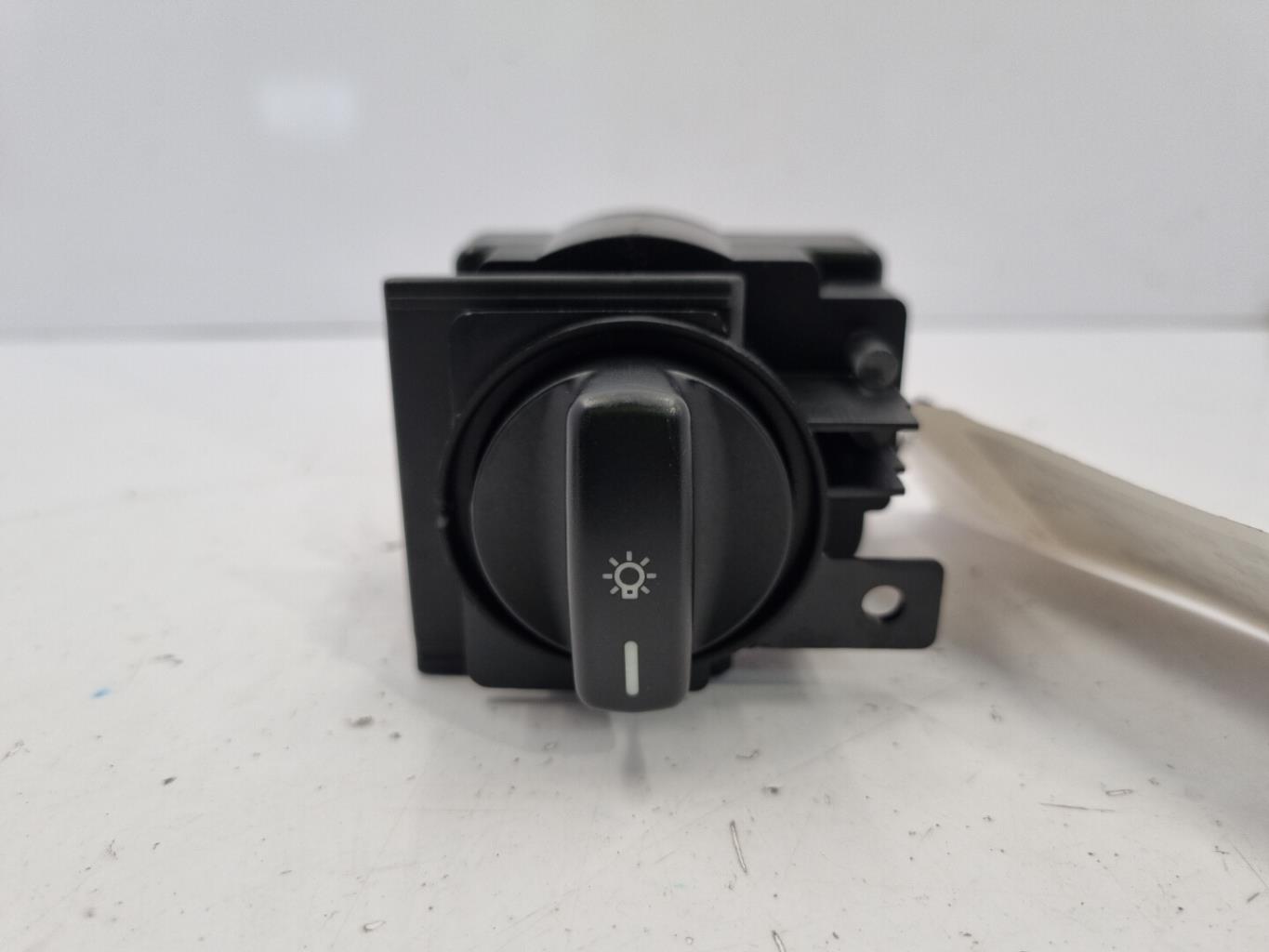 Commande de phare MERCEDES CLASSE B 245 PHASE 1 Diesel - 1