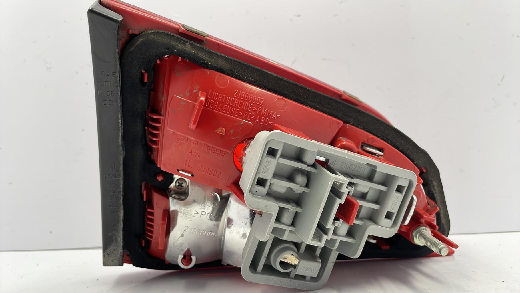 Feu arriere secondaire gauche (feux) AUDI A4 3 AVANT PHASE 1 BREAK Diesel - 1