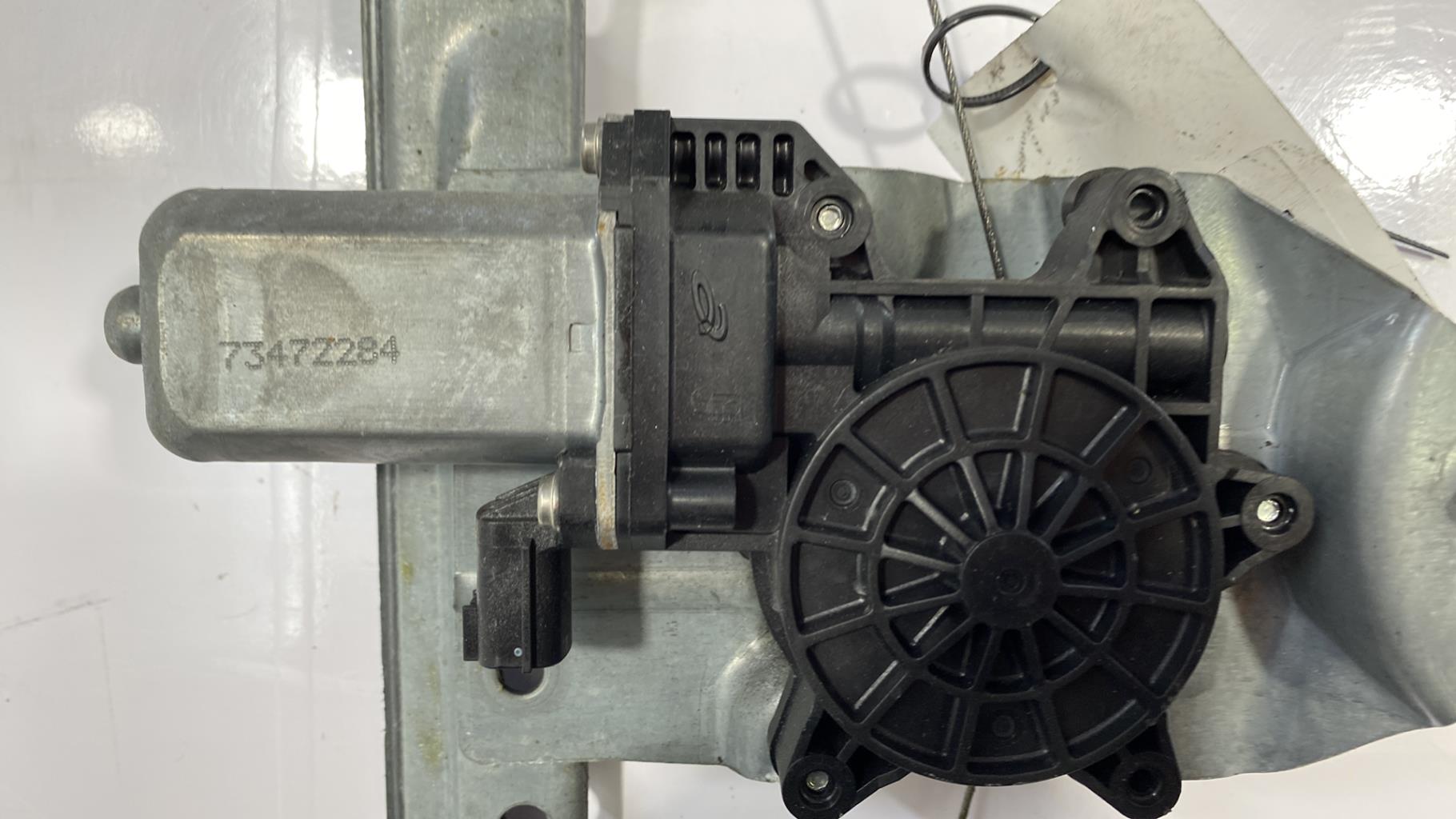 Alzacristalli elettrico anteriore sinistro RENAULT TWINGO 3 PHASE 1 Gasolina - 1