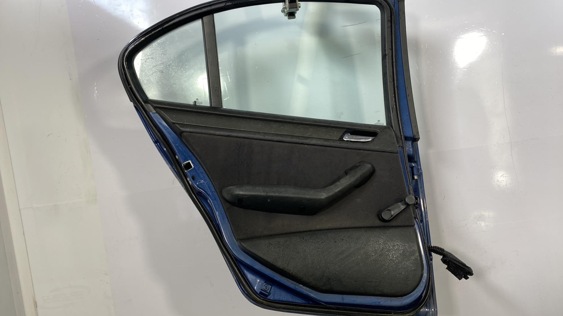 Portière Arrière Gauche Pour BMW Série 5 E39 Phase 2 - Référence 41528266721, Gris Foncé