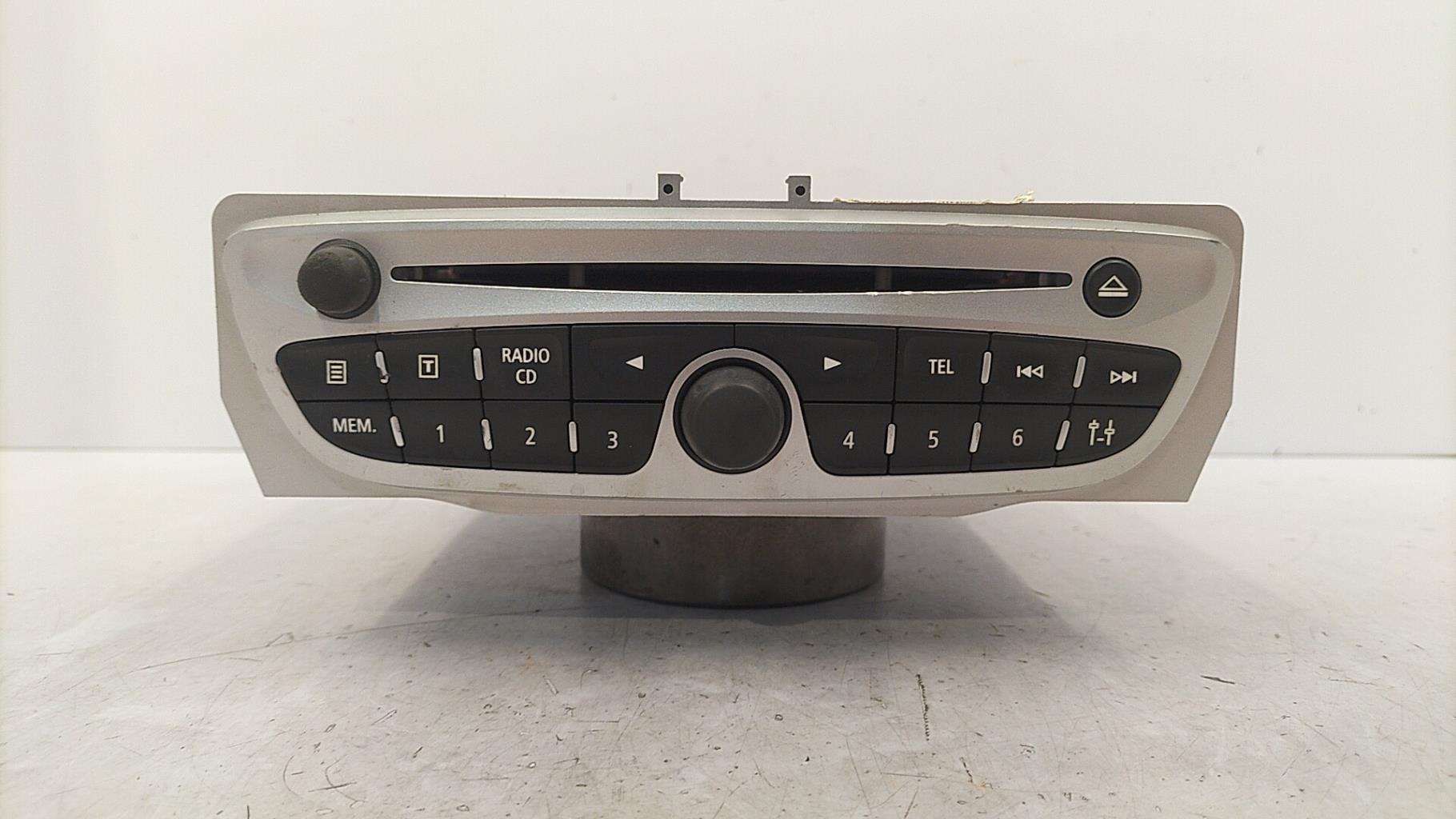 Autoradio originale RENAULT MEGANE 3 PHASE 1 Diésel - 1