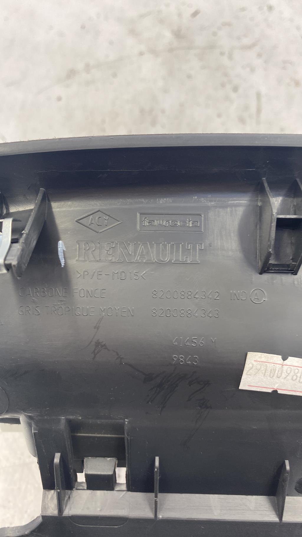 Ecran GPS RENAULT CLIO 3 PHASE 2 Diesel - 1