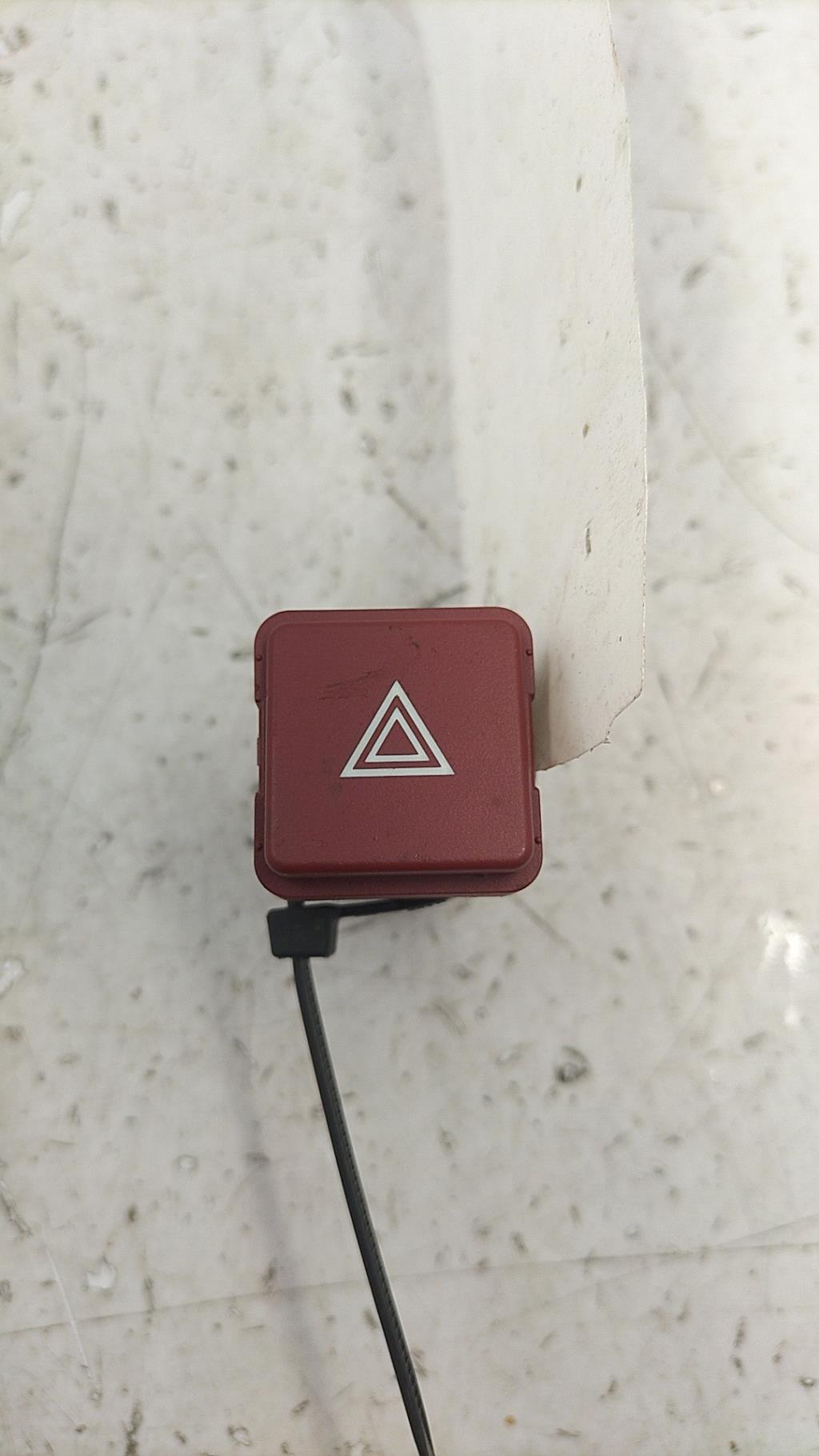 Bouton de warning CITROEN C3 PICASSO PHASE 1 Essence - 1