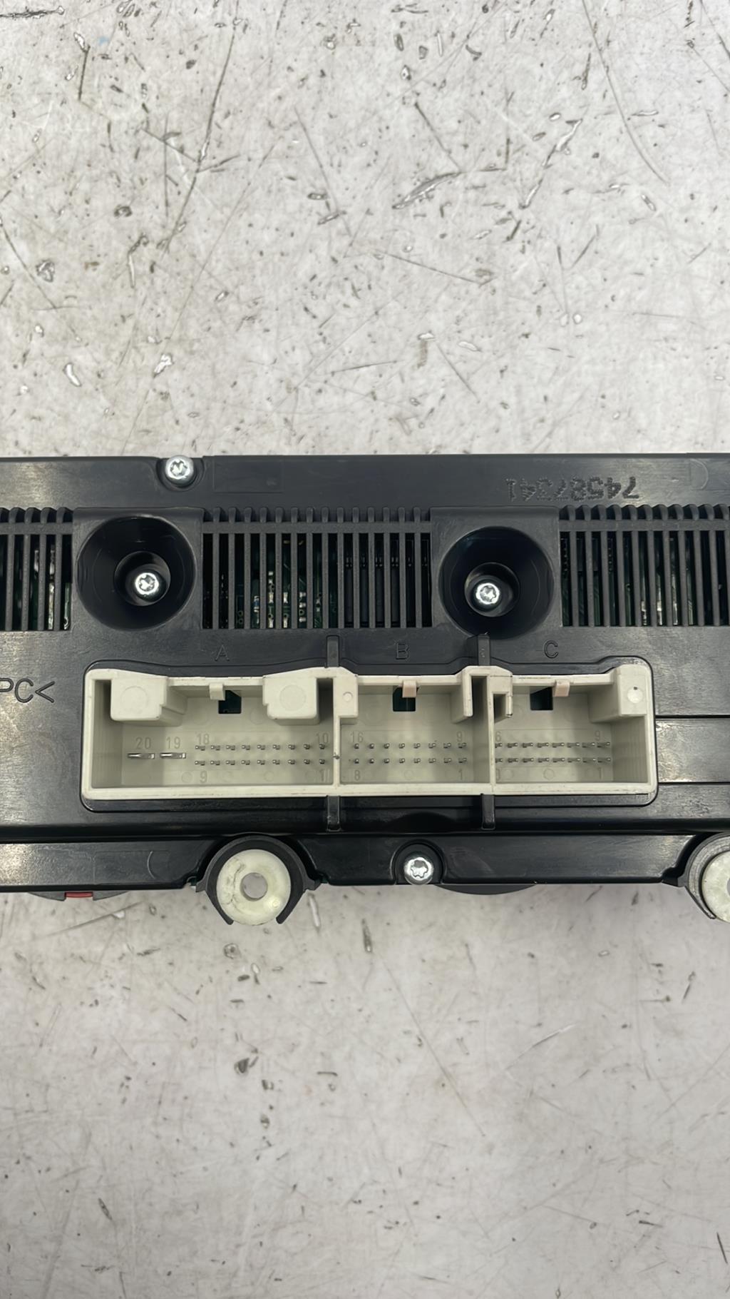 Commande chauffage SKODA OCTAVIA 2 PHASE 1 Diesel - 1