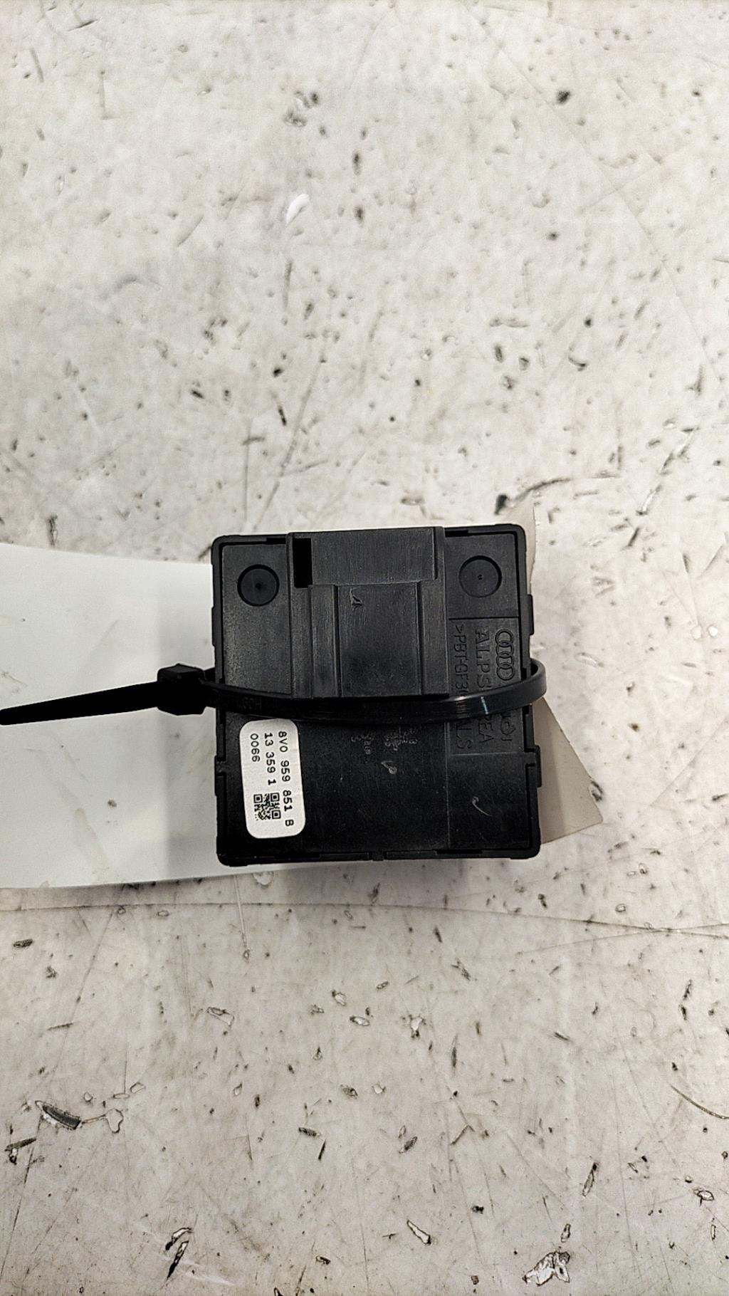 Interrupteur de leve vitre AUDI A3 3 PHASE 1 Essence - 1