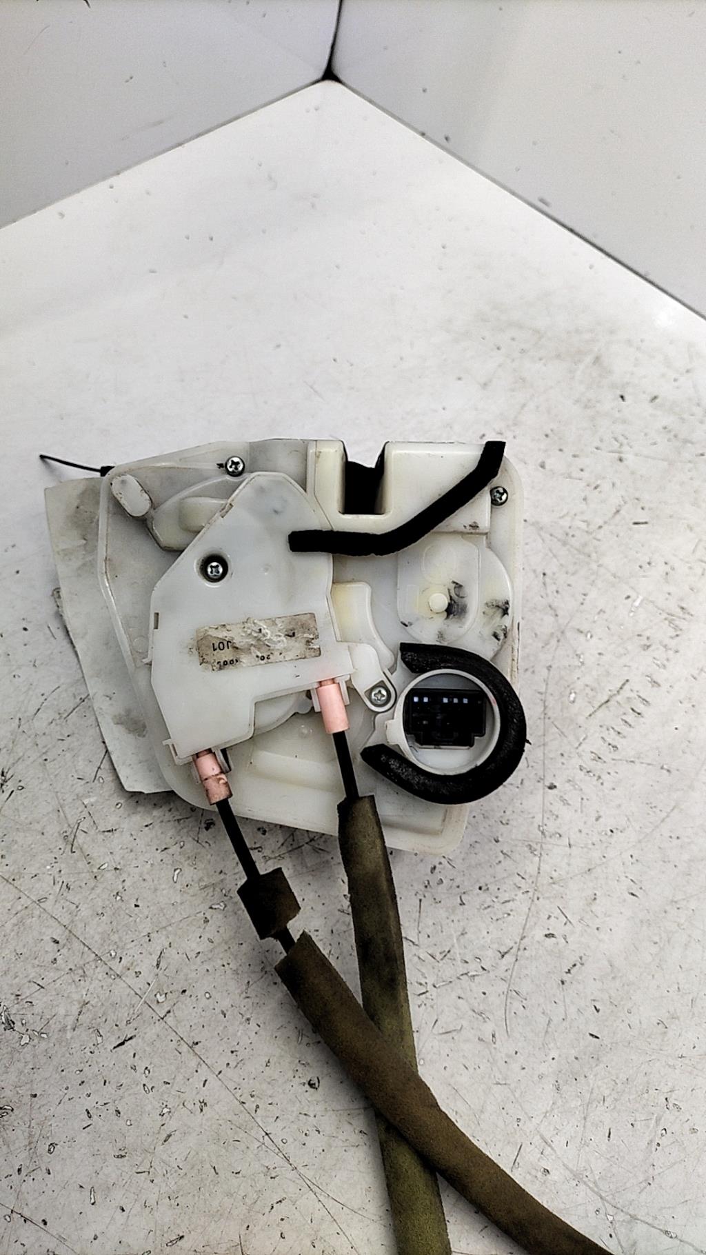 Serrure avant gauche MAZDA 2 2 PHASE 1 Diesel - 1