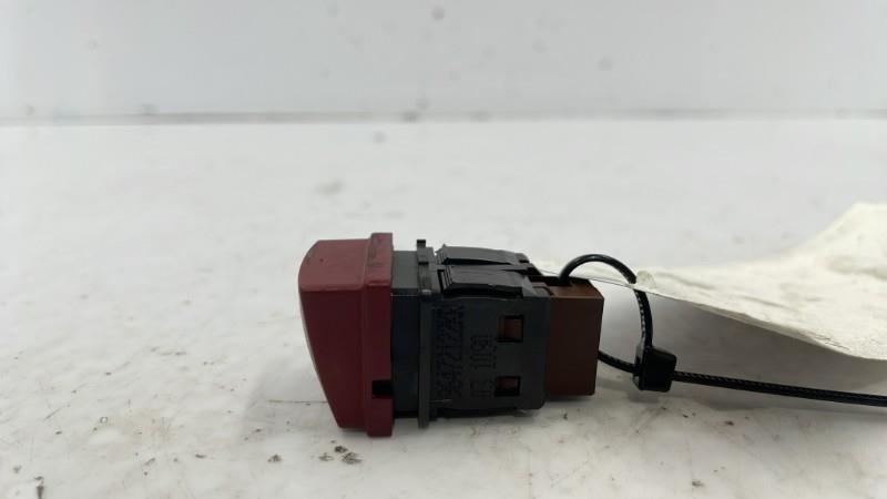 Bouton de warning PEUGEOT 206+ Diesel - 1