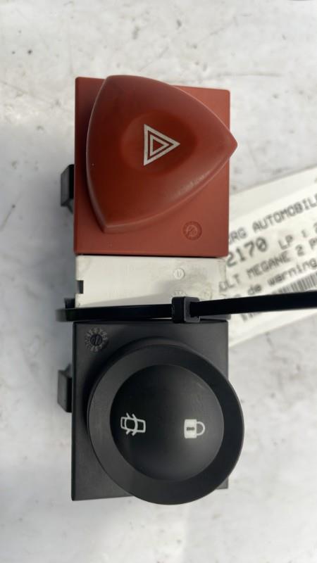 Bouton de warning RENAULT MEGANE 2 PHASE 2 Diesel - 1