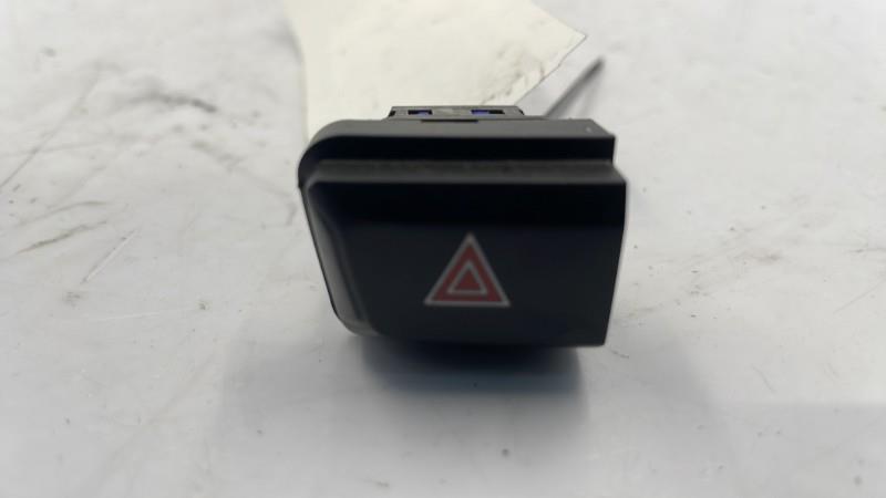 Bouton de warning PEUGEOT 208 1 PHASE 2 Essence - 1