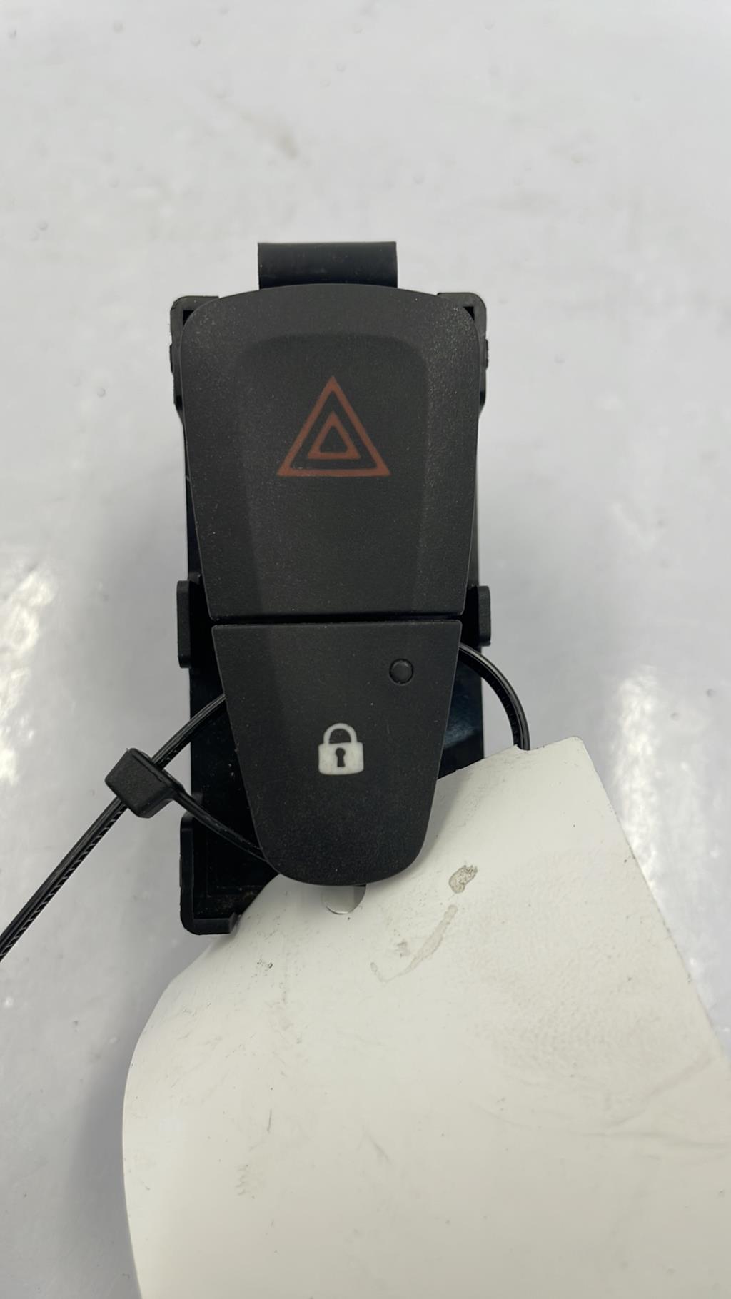 Bouton de warning DACIA SANDERO 2 PHASE 1 Essence - 1