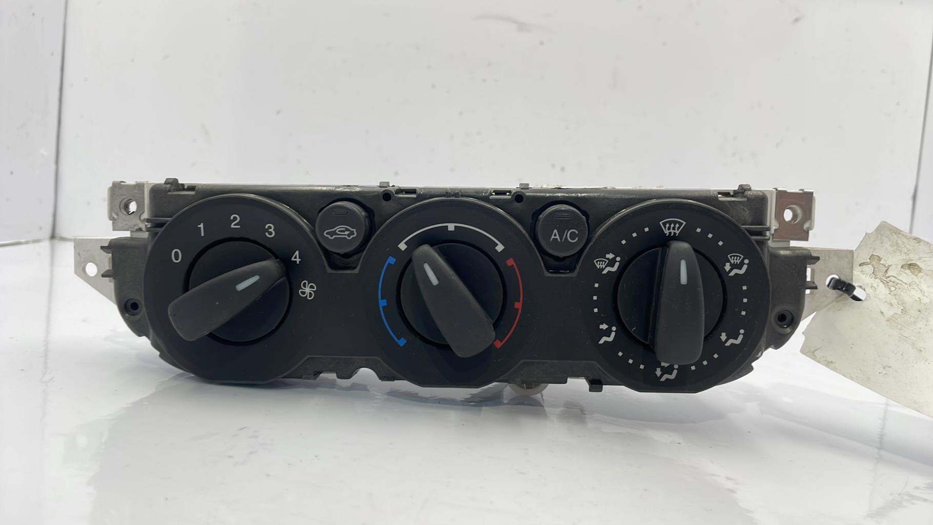 Commande chauffage FORD FOCUS 2 PHASE 2 BREAK Diesel - 1