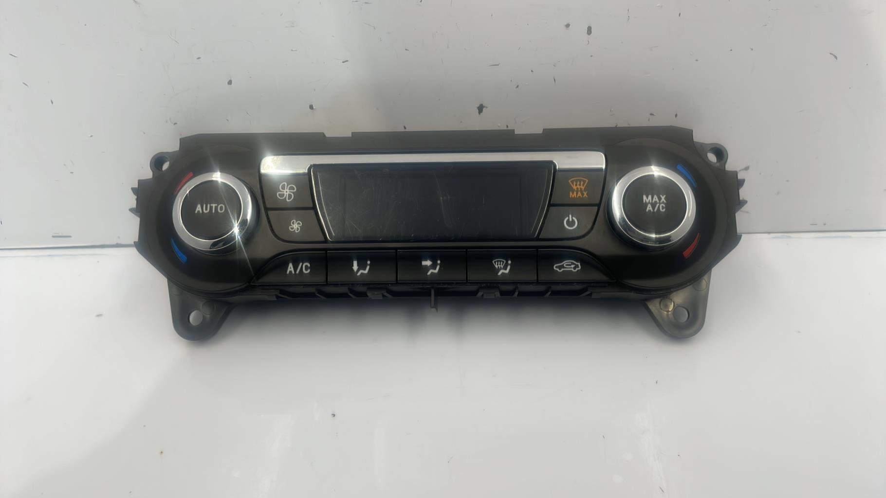Commande chauffage FORD FOCUS 3 PHASE 1 Essence - 1