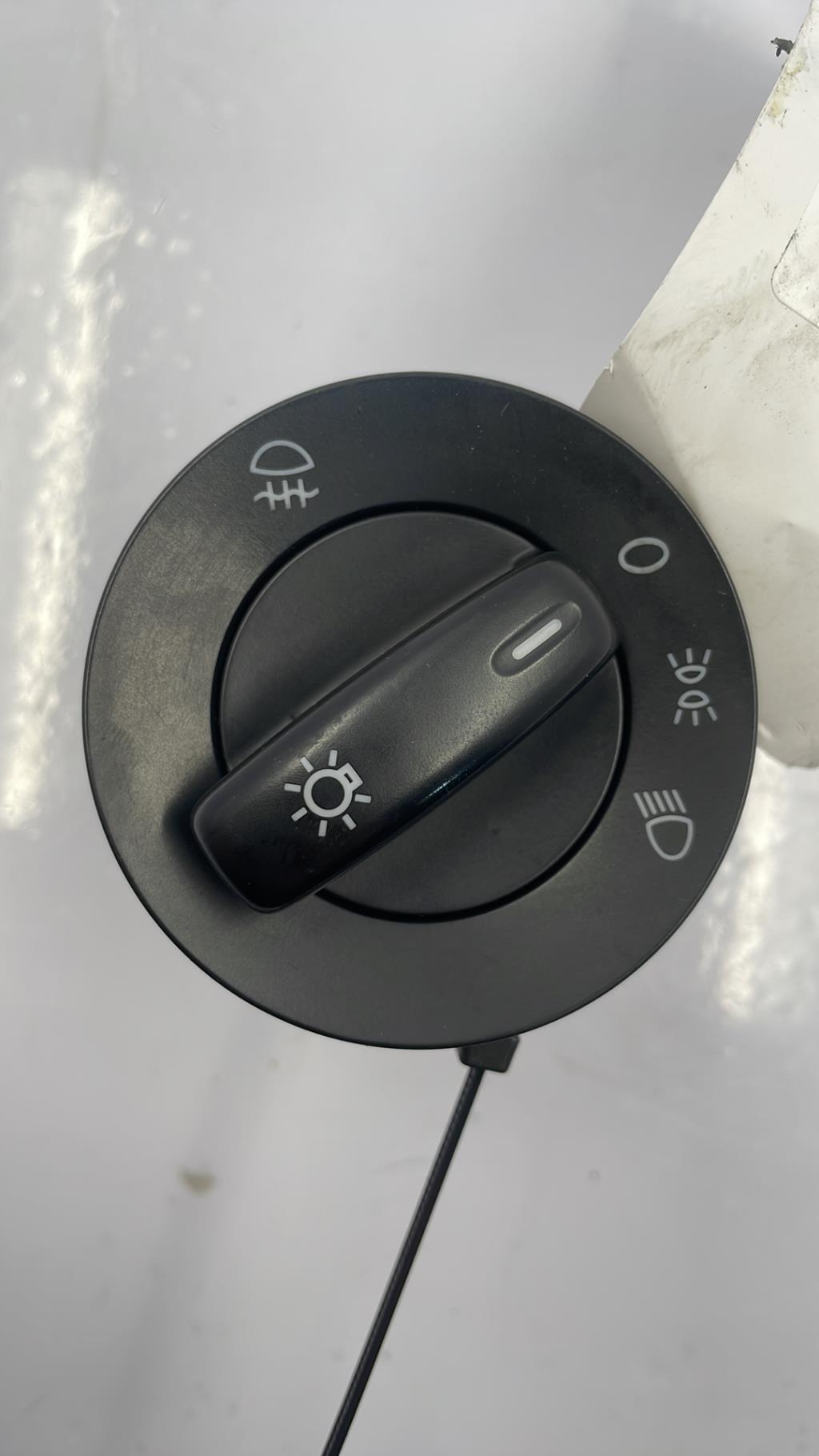 Commande de phare VOLKSWAGEN GOLF 5 Essence - 1
