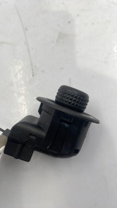 Commande retroviseurs FORD FIESTA 6 PHASE 1 Essence - 1