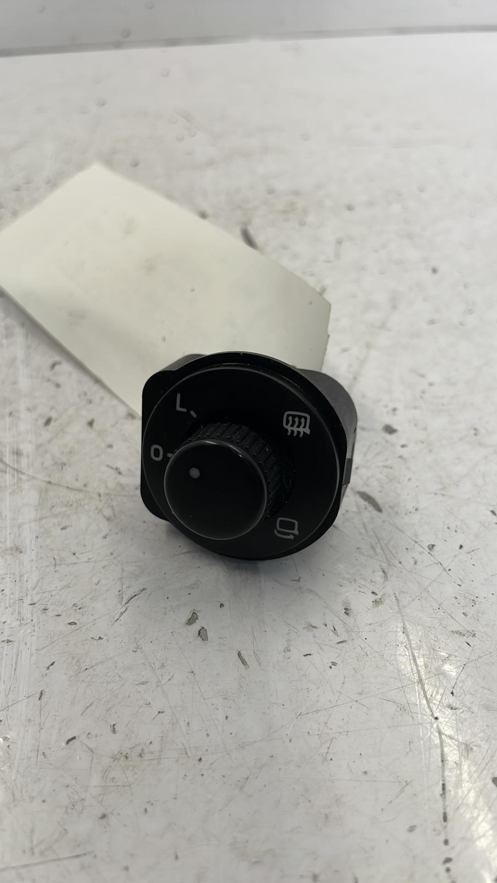 Commande retroviseurs SKODA OCTAVIA 2 PHASE 2 Diesel - 1