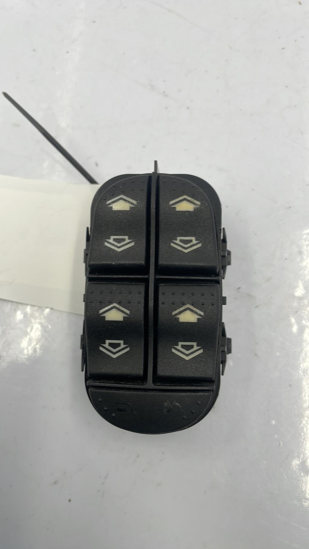 Interrupteur de leve vitre FORD FOCUS 1  - 1