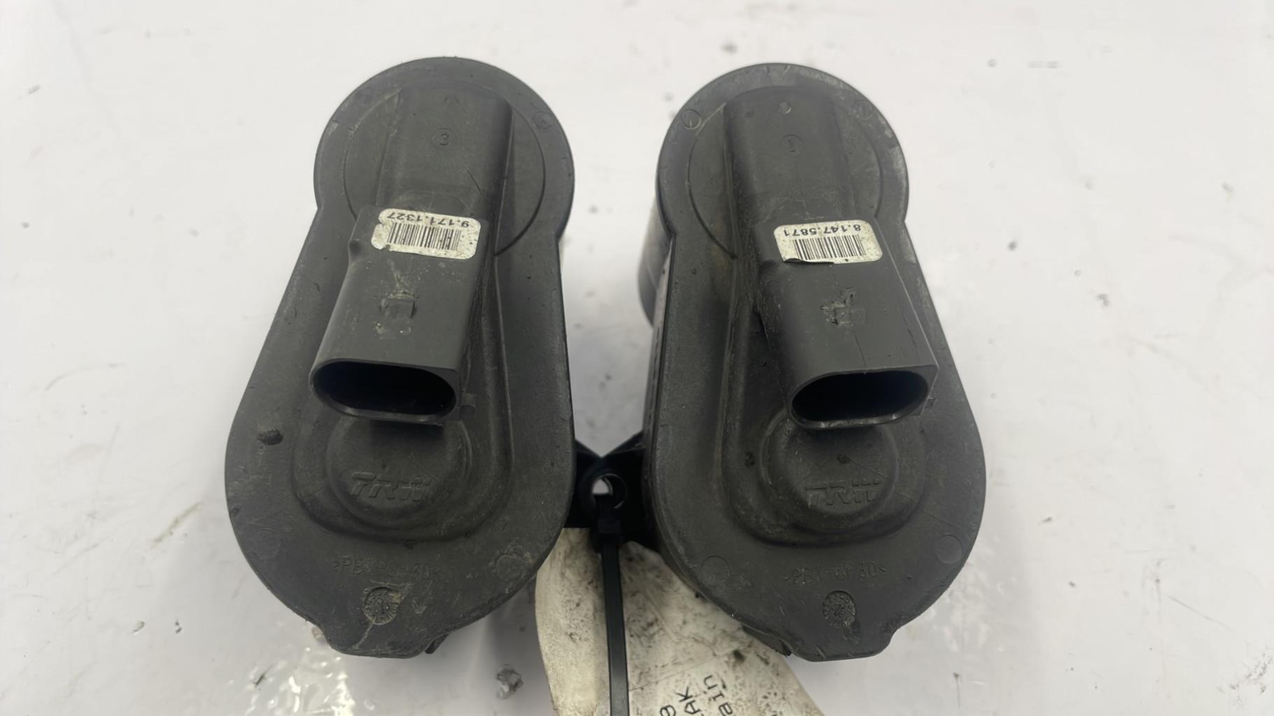 Blocco elettrico freno a mano VOLKSWAGEN PASSAT 5 BREAK Diésel - 1