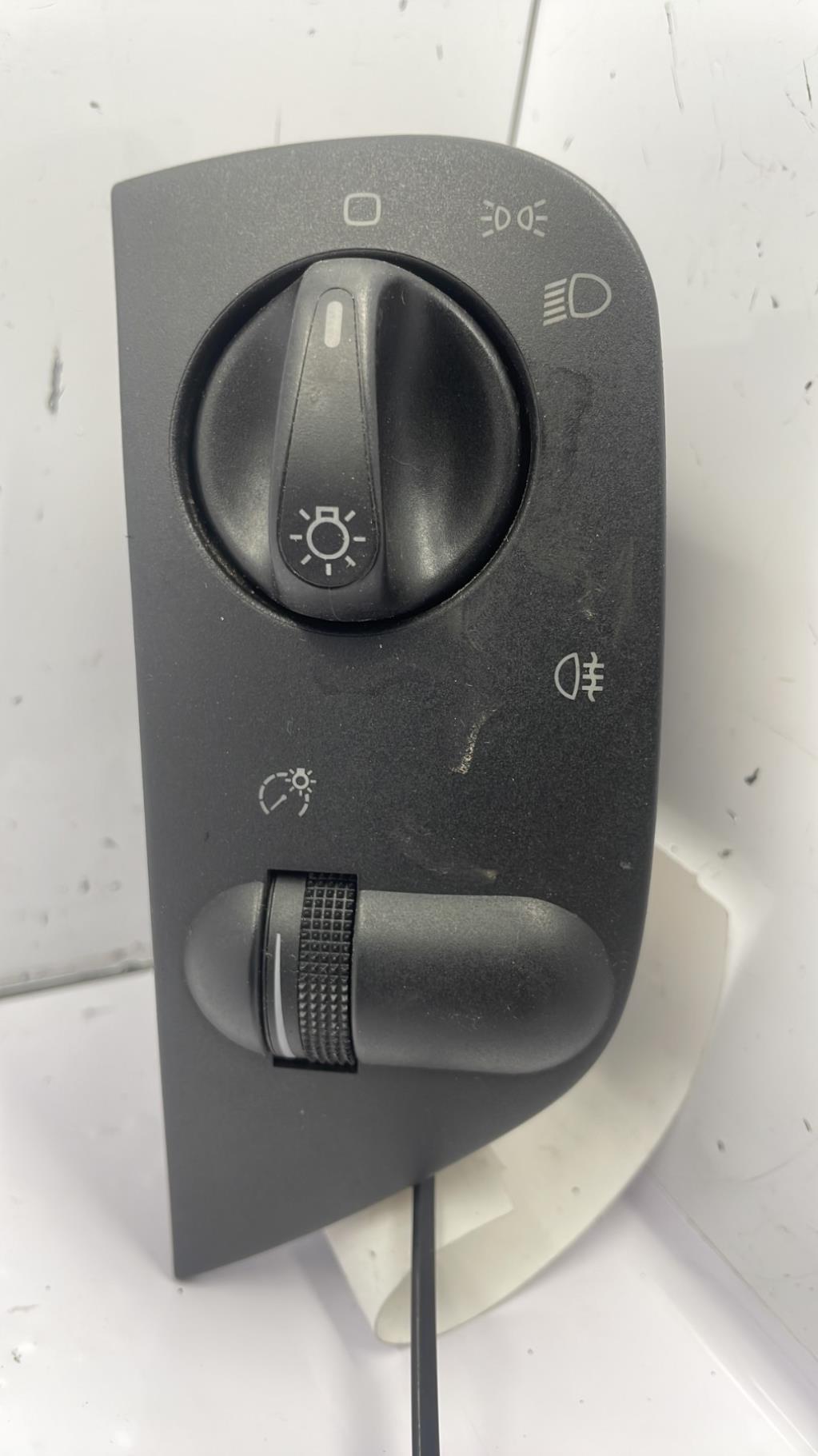 Commande de phare VOLKSWAGEN POLO 3 PHASE 1 Essence - 1