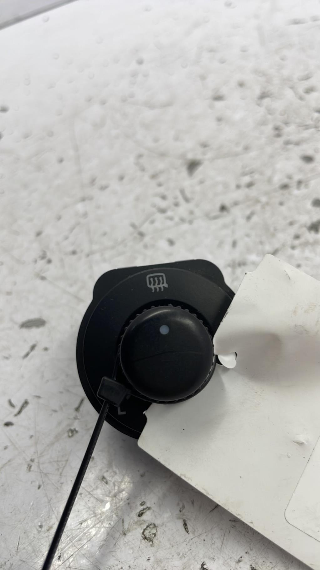 Commande retroviseurs VOLKSWAGEN POLO 5 PHASE 1 Essence - 1