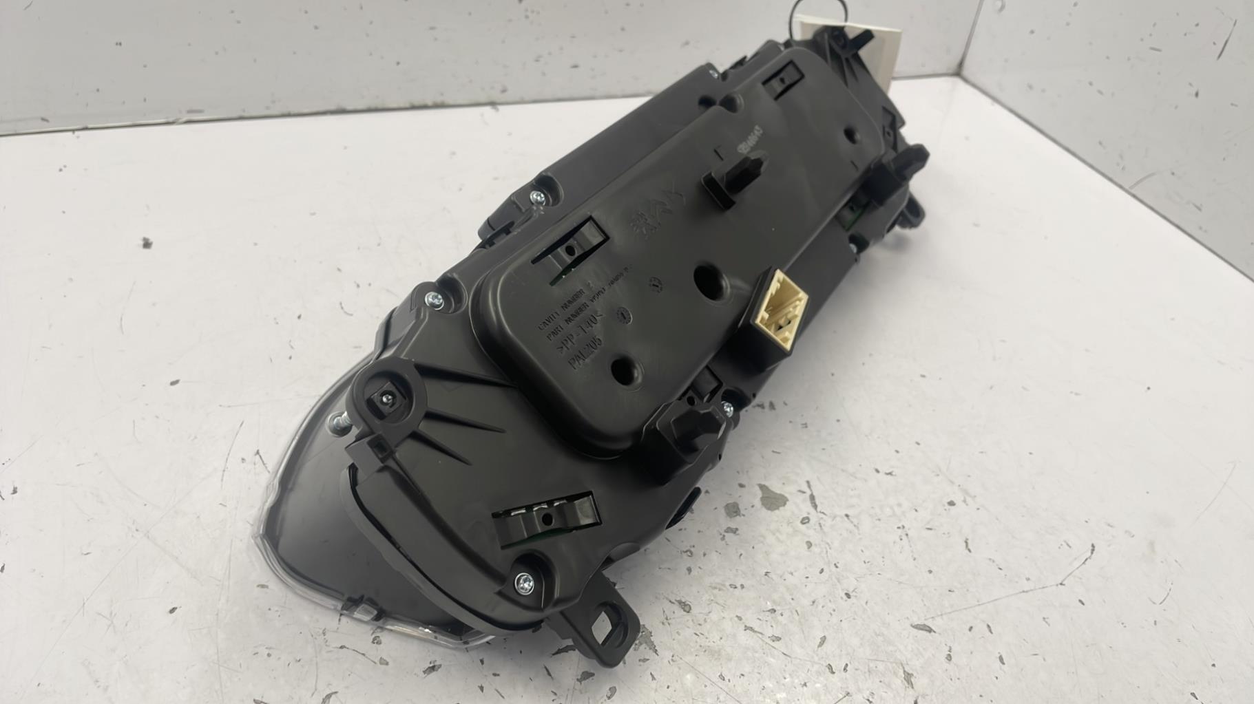 Compteur PEUGEOT 208 2 Essence - 1