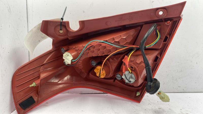 Fanale posteriore principale destro (luci) SUZUKI SWIFT 3 Gasolina - 1