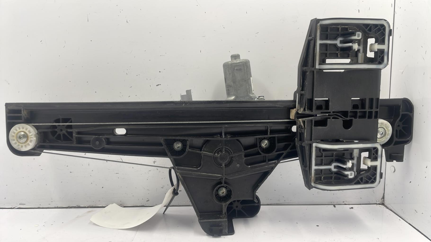 Alzacristalli elettrico posteriore destro PEUGEOT 208 2 Gasolina - 1