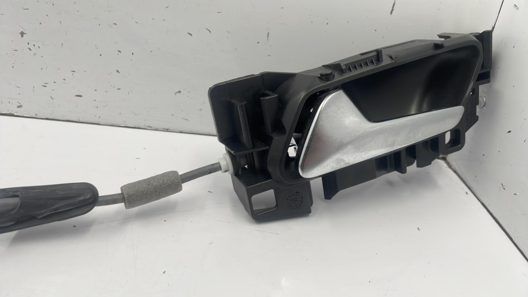 Serratura posteriore sinistra PEUGEOT 208 2 Gasolina - 1