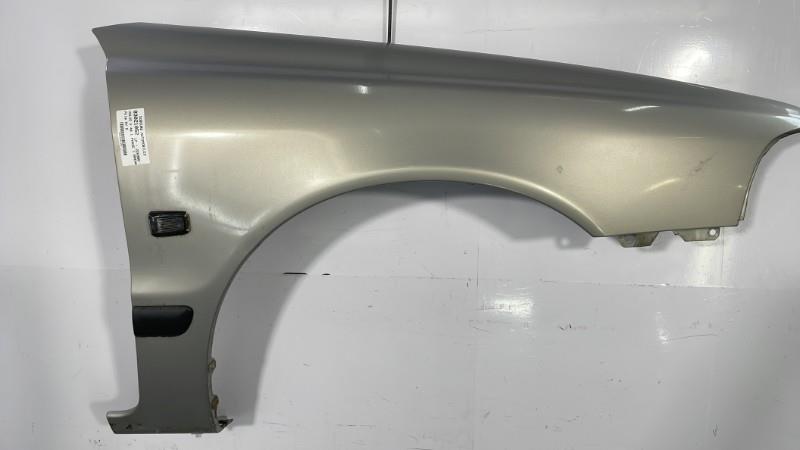 Aile avant droit VOLVO V 40 1 PHASE 1 BREAK Essence - 1