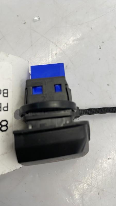 Bouton de warning PEUGEOT 208 1 PHASE 1 Diesel - 1