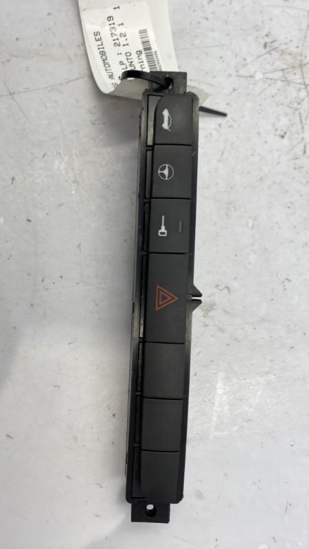 Interruttore luci emergenza FIAT GRANDE PUNTO Gasolina - 1