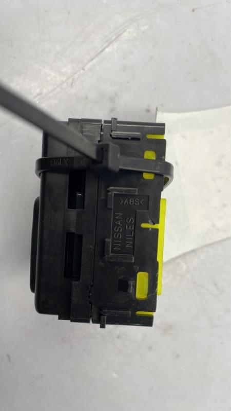 Commande retroviseurs NISSAN NOTE 1 PHASE 2 Diesel - 1