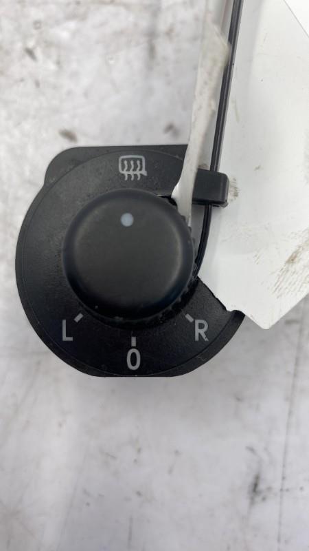 Commande retroviseurs VOLKSWAGEN POLO 5 PHASE 1 Essence - 1