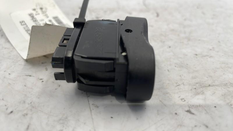 Interruttore lavacristalli anteriore destro DACIA SANDERO 1 Gasolina/GLP - 1