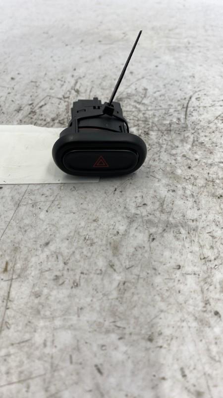 Bouton de warning MINI MINI 3 F55 Diesel - 1