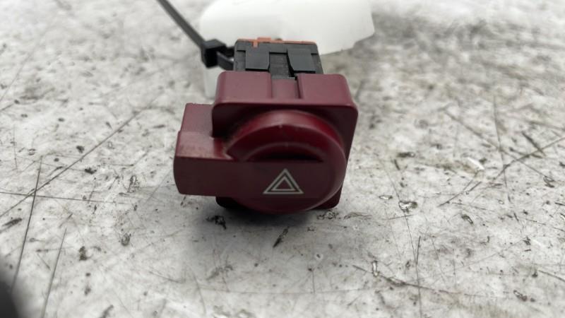 Bouton de warning CITROEN C4 1 PHASE 1 COUPE Essence - 1