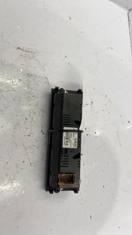 Monitor display PEUGEOT 5008 1 PHASE 1 Diésel - 1