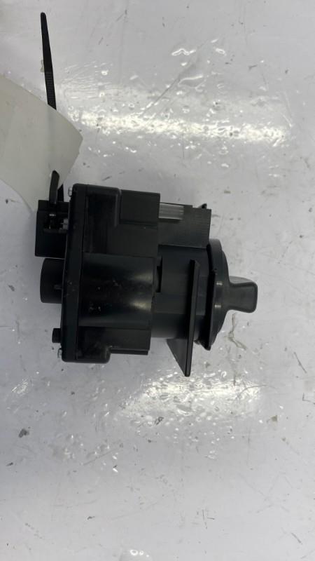 Commande de phare MERCEDES CLASSE B 245 PHASE 2 Diesel - 1