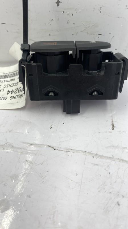 Bouton de warning RENAULT SCENIC 3 PHASE 3 Diesel - 1