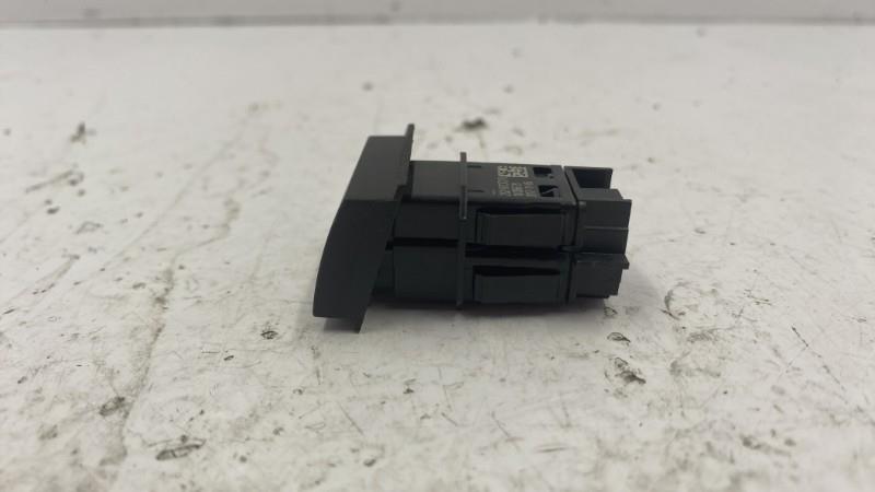 Bouton de warning RENAULT CAPTUR 1 PHASE 2 Essence - 1