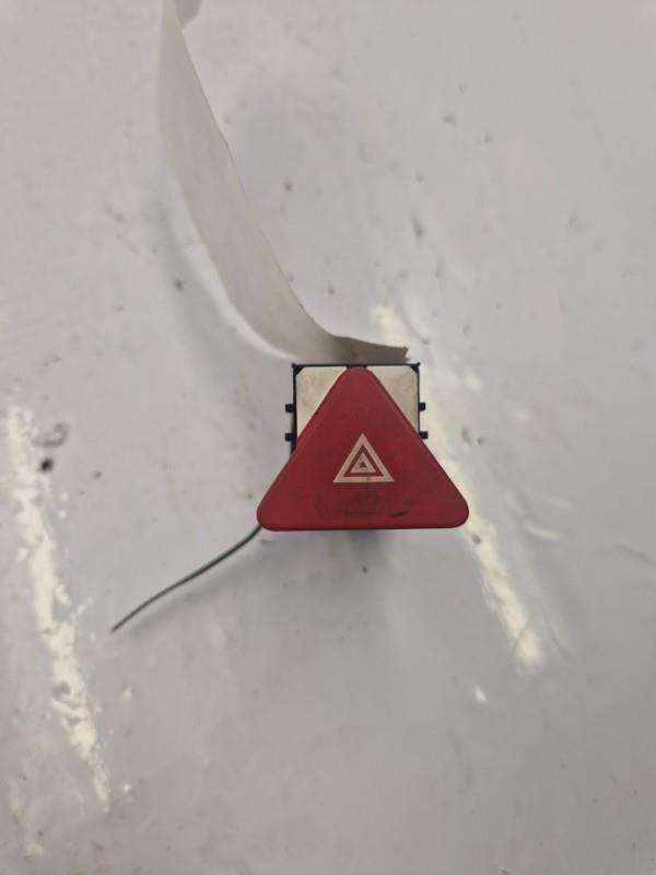 Bouton de warning VOLKSWAGEN GOLF PLUS PHASE 2 Diesel - 1