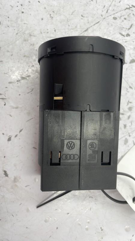 Commande de phare VOLKSWAGEN POLO 4 PHASE 2 Essence - 1