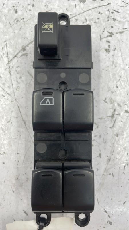 Interruttore lavacristalli posteriore destro NISSAN NOTE 1 PHASE 2 Diésel - 1